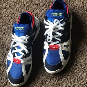 Men’s Adidas torsion size 9